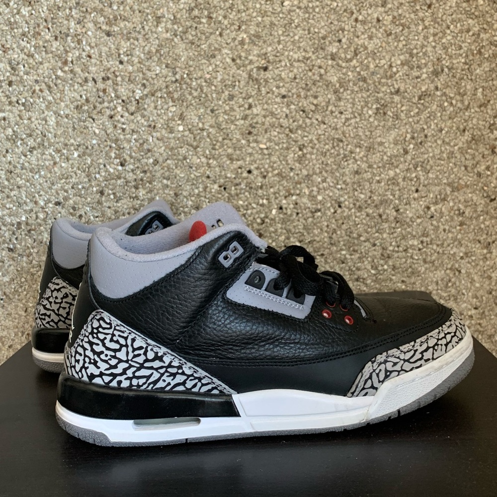 Air Jordan 3s